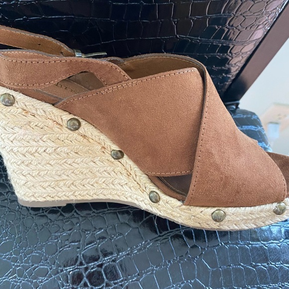 EUC Madeline Stuart espadrille wedge heel sandals - Picture 11 of 16